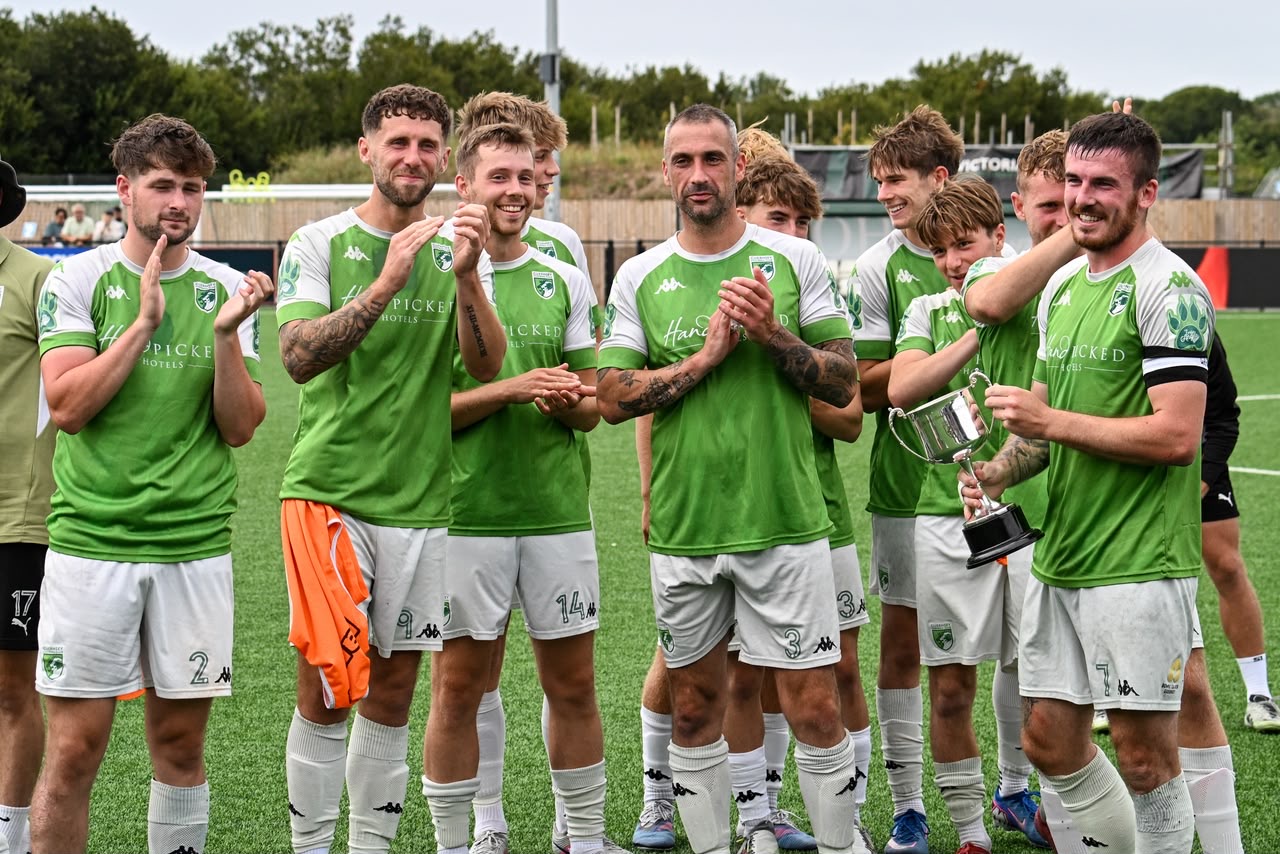Guernsey win back Mike Thomas Trophy